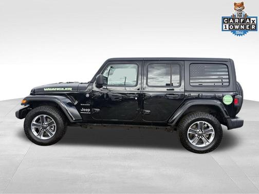 Black Clearcoat 2023 Jeep Wrangler 4-Door Sahara 4x4
