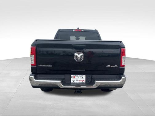 Diamond Black Crystal Pearlcoat 2023 RAM 1500 Big Horn/Lone Star