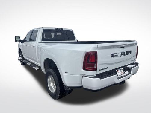 2026 RAM 3500 Laramie Crew Cab 4x4 8' Box