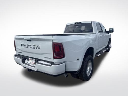 2026 RAM 3500 Laramie Crew Cab 4x4 8' Box