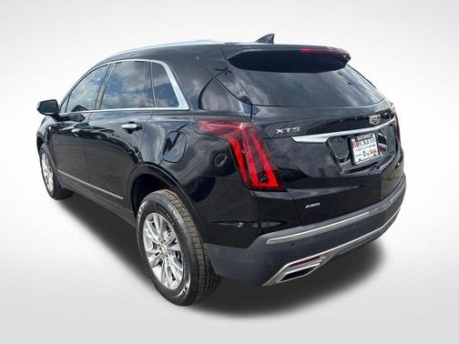 Stellar Black Metallic 2020 Cadillac XT5 Premium Luxury