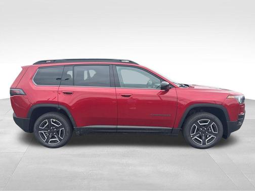 Red Hot Pearlcoat 2026 Jeep Cherokee Laredo 4x4