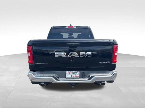 Diamond Black Crystal Pearlcoat 2026 RAM 1500 Big Horn/Lone Star