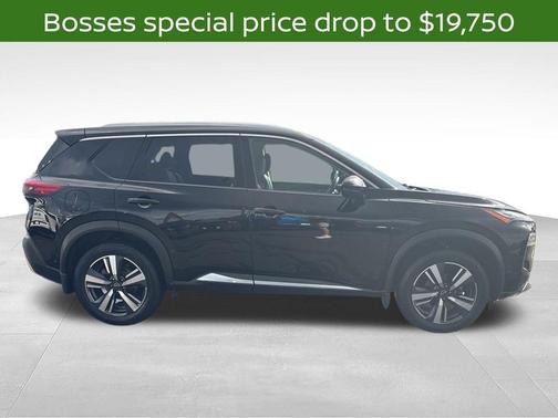 Super Black 2022 Nissan Rogue Platinum