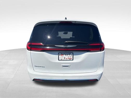 Bright White Clearcoat 2023 Chrysler Pacifica Touring L
