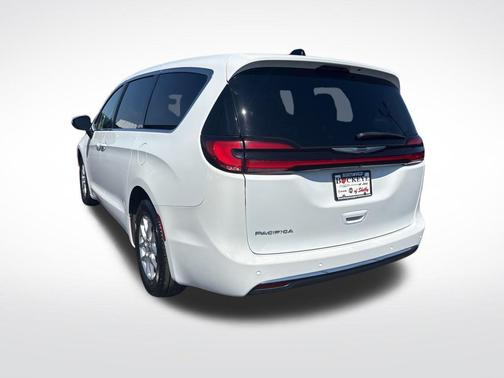 Bright White Clearcoat 2023 Chrysler Pacifica Touring L