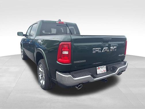 Serrano Green Metallic 2026 RAM 1500 Big Horn/Lone Star
