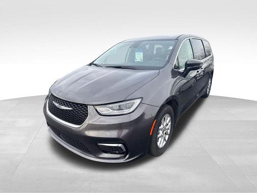 Granite Crystal Metallic Clearcoat 2023 Chrysler Pacifica Touring L