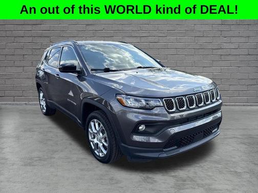 Granite Crystal Metallic Clearcoat 2023 Jeep Compass Latitude Lux