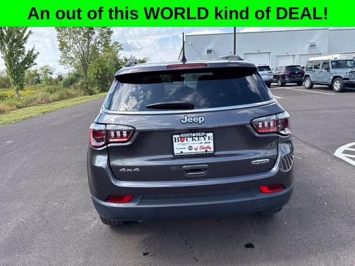 Granite Crystal Metallic Clearcoat 2023 Jeep Compass Latitude Lux