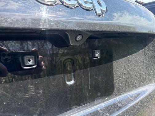 Diamond Black Crystal Pearlcoat 2023 Jeep Compass Limited