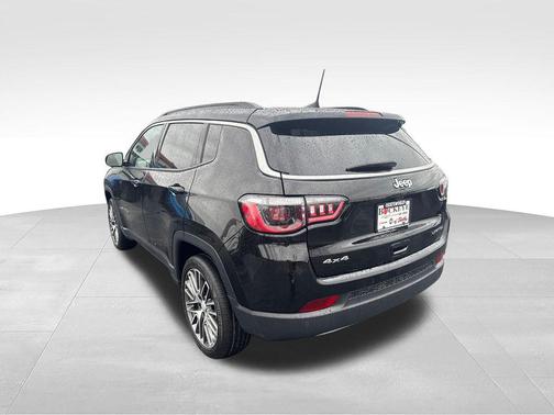 Diamond Black Crystal Pearlcoat 2023 Jeep Compass Limited