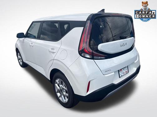 Snow White Pearl 2025 Kia Soul LX