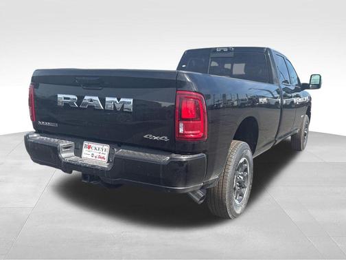 Diamond Black Crystal Pearlcoat 2026 RAM 2500 Laramie Crew Cab 4x4 8' Box