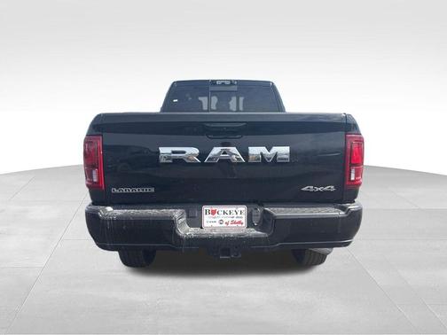 Diamond Black Crystal Pearlcoat 2026 RAM 2500 Laramie Crew Cab 4x4 8' Box