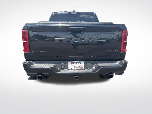 Diamond Black Crystal Pearlcoat 2026 RAM 1500 Limited