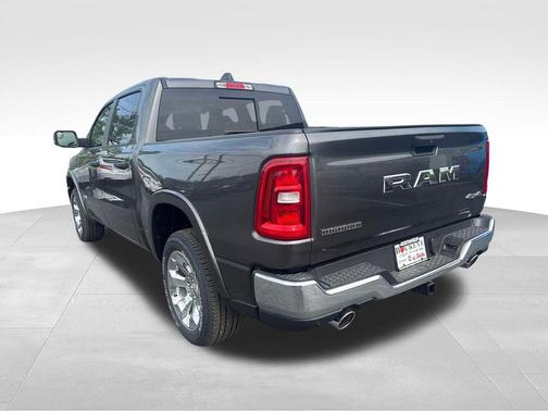 Granite Crystal Metallic Clearcoat 2026 RAM 1500 Big Horn/Lone Star