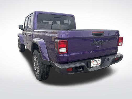 2026 Jeep Gladiator Sahara 4x4