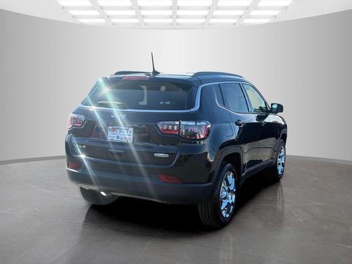 2023 Jeep Compass Latitude Lux