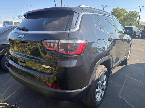2023 Jeep Compass Latitude Lux