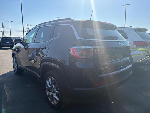 2023 Jeep Compass Latitude Lux