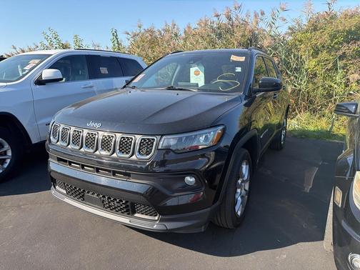 2023 Jeep Compass Latitude Lux