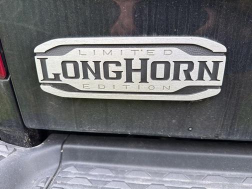 Diamond Black Crystal Pearlcoat 2025 RAM 3500 Longhorn