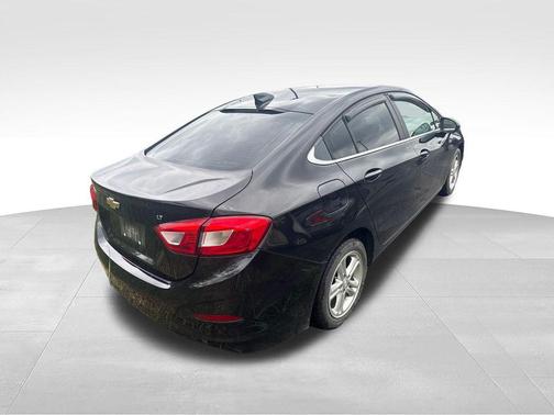 Black Metallic 2018 Chevrolet Cruze LT