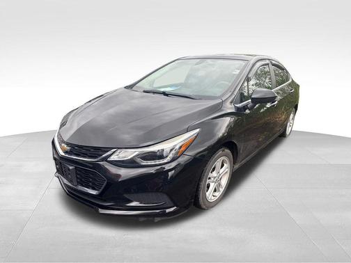 Black Metallic 2018 Chevrolet Cruze LT