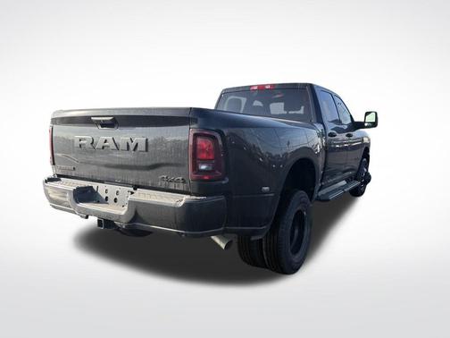 2026 RAM 3500 Big Horn Crew Cab 4x4 8' Box
