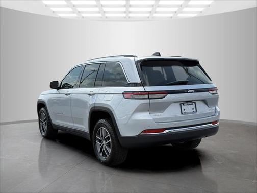 2022 Jeep Grand Cherokee Laredo