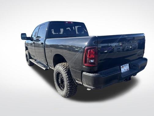 2026 RAM 2500 Tradesman Crew Cab 4x4 6'4' Box