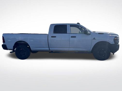 2026 RAM 3500 Tradesman Crew Cab 4x4 8' Box