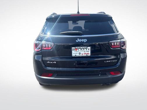 Diamond Black Crystal Pearlcoat 2022 Jeep Compass Limited