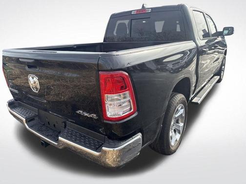 Diamond Black Crystal Pearlcoat 2023 RAM 1500 Big Horn/Lone Star