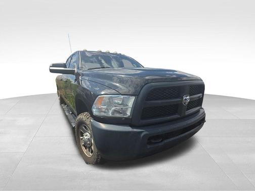 Brilliant Black Crystal Pearlcoat 2016 RAM 3500 Tradesman