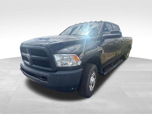 Brilliant Black Crystal Pearlcoat 2016 RAM 3500 Tradesman
