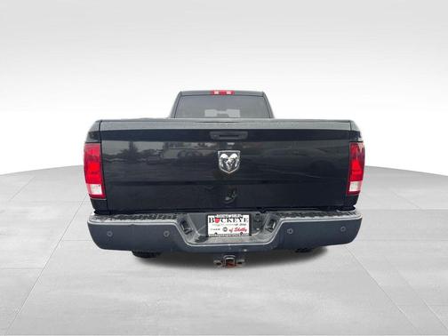 Brilliant Black Crystal Pearlcoat 2016 RAM 3500 Tradesman