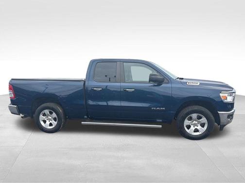 Patriot Blue Pearlcoat 2020 RAM 1500 Big Horn/Lone Star