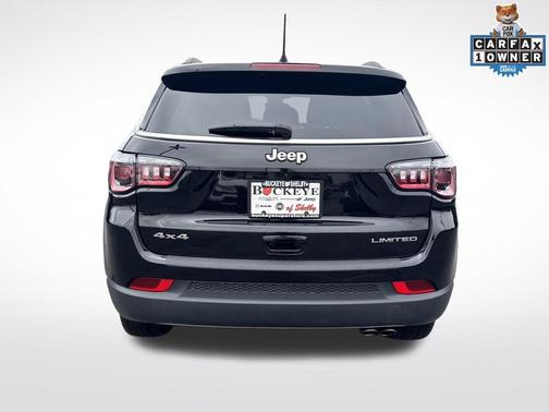 Diamond Black Crystal Pearlcoat 2022 Jeep Compass Limited