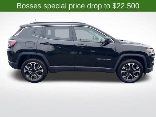 Diamond Black Crystal Pearlcoat 2022 Jeep Compass Limited