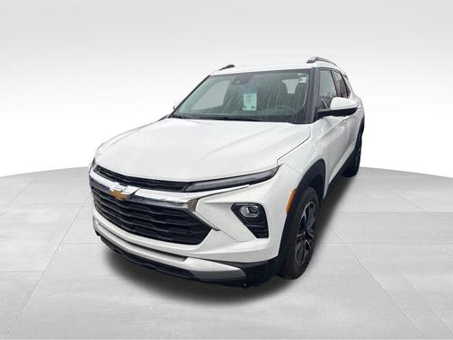 Summit White 2024 Chevrolet Trailblazer LT
