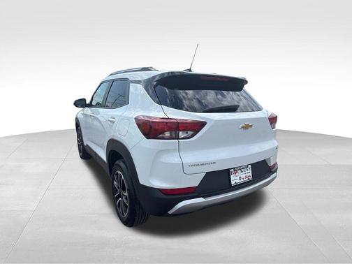 Summit White 2024 Chevrolet Trailblazer LT