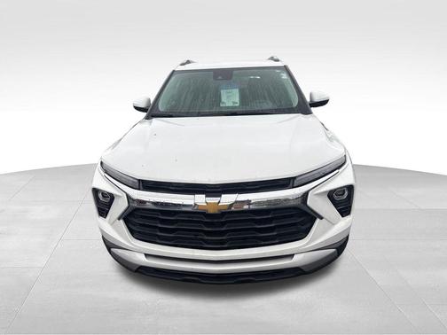 Summit White 2024 Chevrolet Trailblazer LT