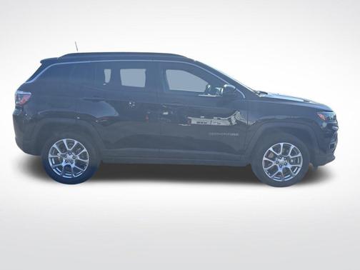 2023 Jeep Compass Latitude Lux
