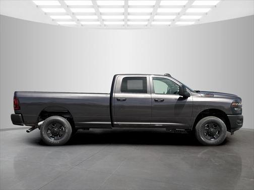 2025 RAM 2500 Tradesman Crew Cab 4x4 8' Box