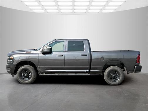 2025 RAM 3500 Tradesman Crew Cab 4x4 6'4' Box