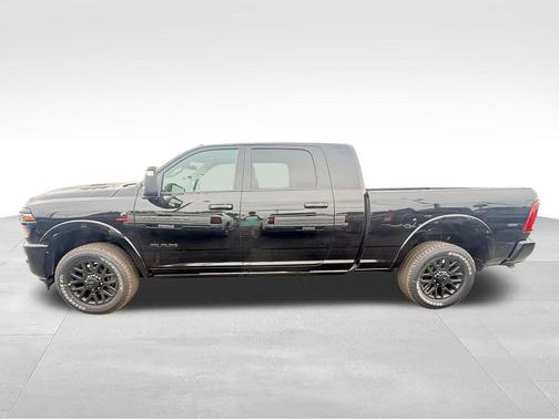 Diamond Black Crystal Pearlcoat 2026 RAM 3500 Limited Mega Cab 4x4 6'4' Box
