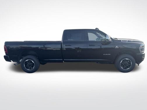 2026 RAM 3500 Laramie Crew Cab 4x4 8' Box