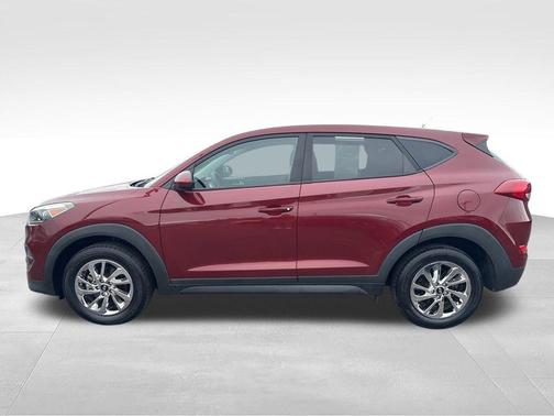 Gemstone Red 2018 Hyundai TUCSON SE
